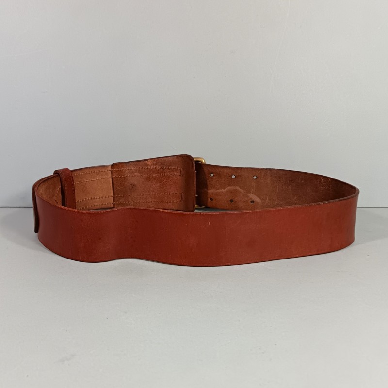 CEINTURON EN CUIR MARRON MODELE SOC SOUS OFFICIER BOUCLE LAITON TAMPONNE DES ANNES 1920 WW1 ET WW2