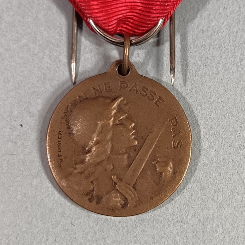FRANCE MEDAILLE DE LA BATAILLE DE VERDUN ON NE PASSE PAS 21 FEVRIER 1916 PAR VERNIER ATTACHE ANNEAUX