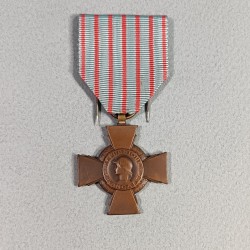 FRANCE MEDAILLE OU CROIX DU COMBATTANT MEDAILLE MILITAIRE BRONZE PATINE