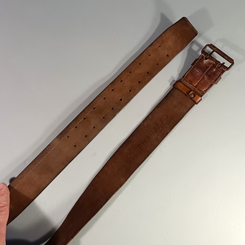 CEINTURON TROUPE EN CUIR MARRON MODELE 1903/1914 BOUCLE FER FABRICATION PREMIERE GUERRE NOMINATIF