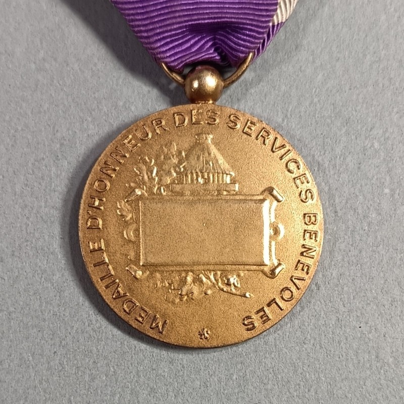 MEDAILLE DE GRAND OFFICIER DE L'ORDRE D'HONNEUR DES SERVICES BENEVOLES