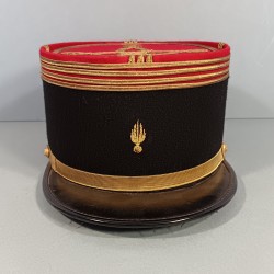 KEPI DE COMMANDANT D'INFANTERIE ETAT MAJOR GRENADE BRODEE ANNEES 1950 -1960 TAILLE 57