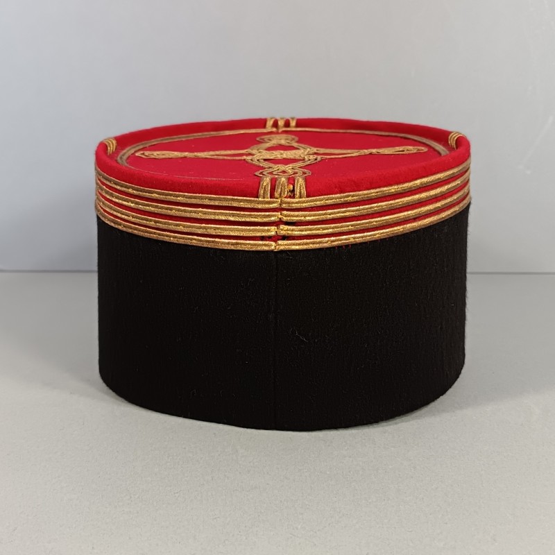 KEPI DE COMMANDANT D'INFANTERIE ETAT MAJOR GRENADE BRODEE ANNEES 1950 -1960 TAILLE 57