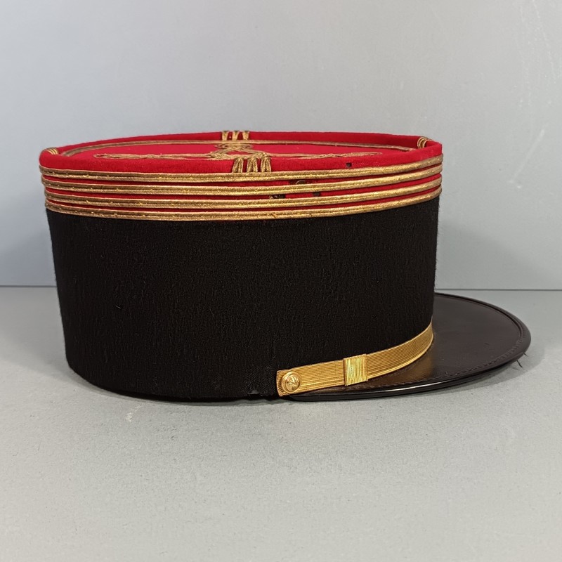 KEPI DE COMMANDANT D'INFANTERIE ETAT MAJOR GRENADE BRODEE ANNEES 1950 -1960 TAILLE 57
