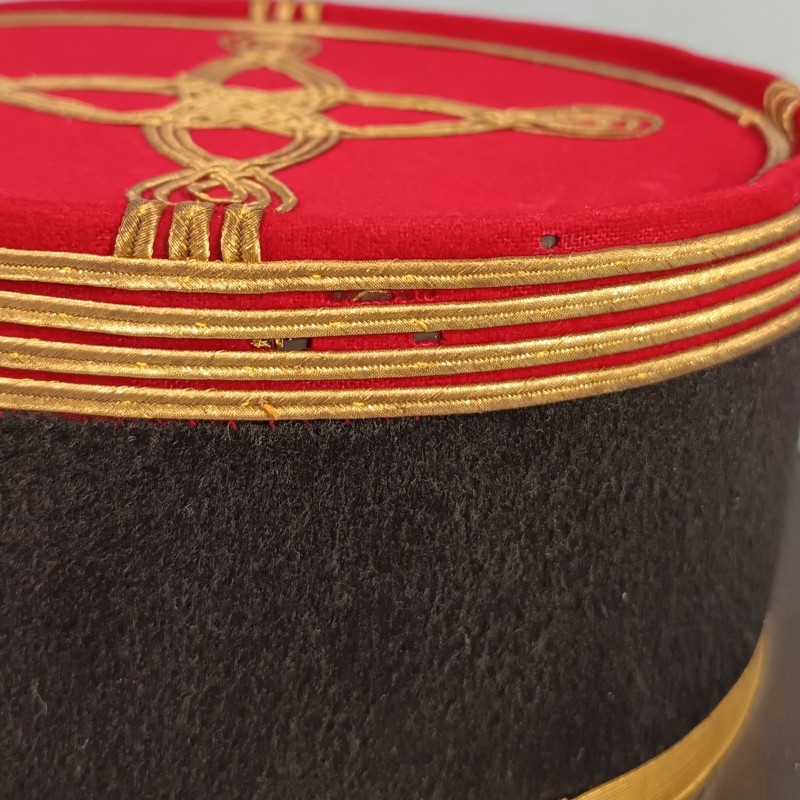 KEPI DE COMMANDANT D'INFANTERIE ETAT MAJOR GRENADE BRODEE ANNEES 1950 -1960 TAILLE 57