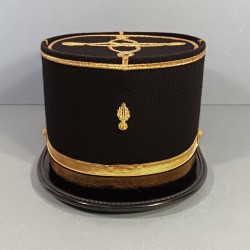 KEPI D'ADJUDANT CHEF DU 8 ème REGMENT DE TRANSMISSION ETAT MAJOR GRENADE BRODEE ANNEES 1970 -1990 TAILLE 58TRES BON ETAT