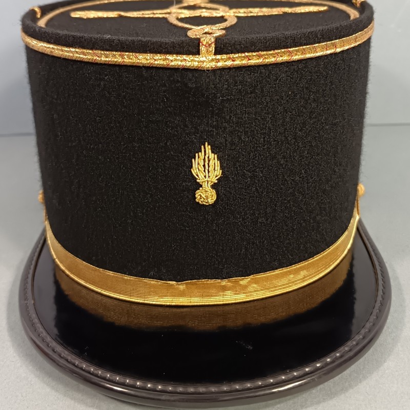 KEPI D'ADJUDANT CHEF DU 8 ème REGMENT DE TRANSMISSION ETAT MAJOR GRENADE BRODEE ANNEES 1970 -1990 TAILLE 58TRES BON ETAT