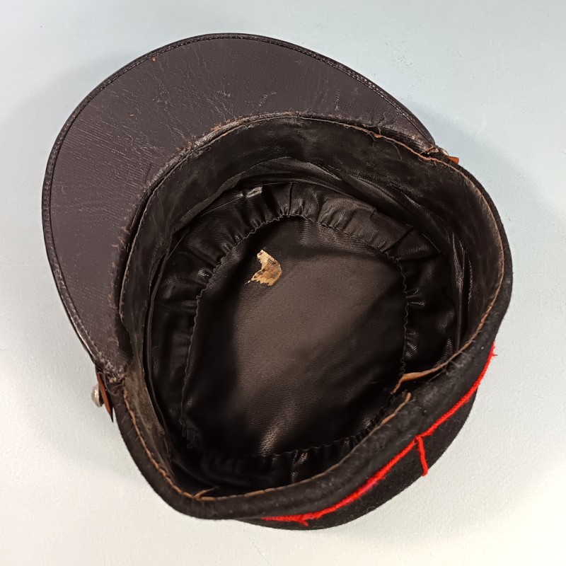 KEPI DE SAPEURS-POMPIERS MODELE 1884 DE SORTI AVEC LOGEMENT POUR LE POMPON OU PLUMET TAILLE 57