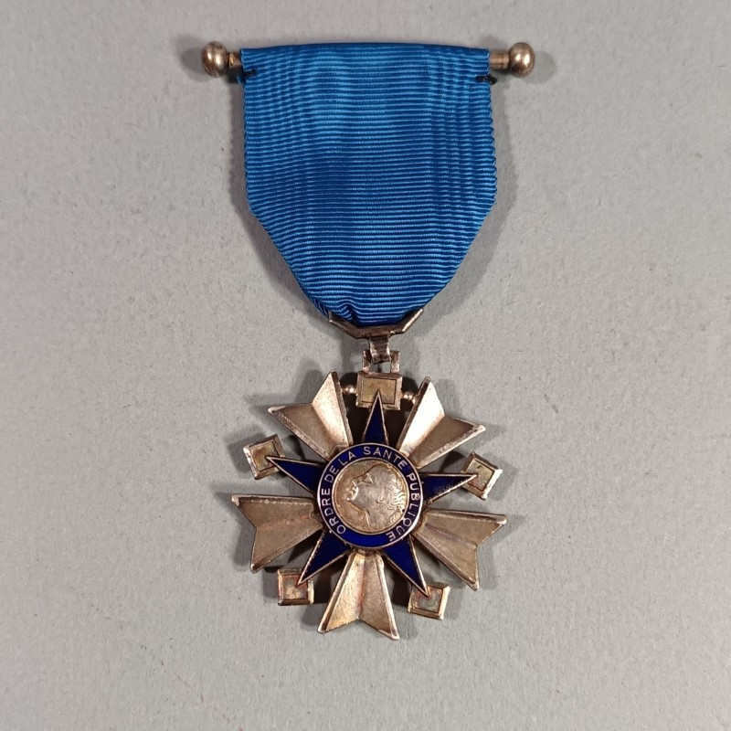 MEDAILLE DE CHEVALIER DE L'ORDRE NATIONAL DE LA SANTE PUBLIQUE FABRICATION EN ARGENT