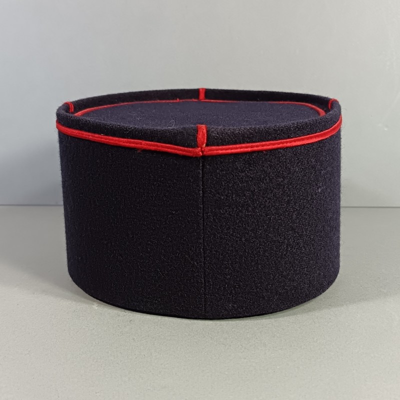 KEPI DE SAPEUR POMPIER FABRICATION ANNEES 1960 TAILLE 55 GRENADE ROUGE ET DOREE