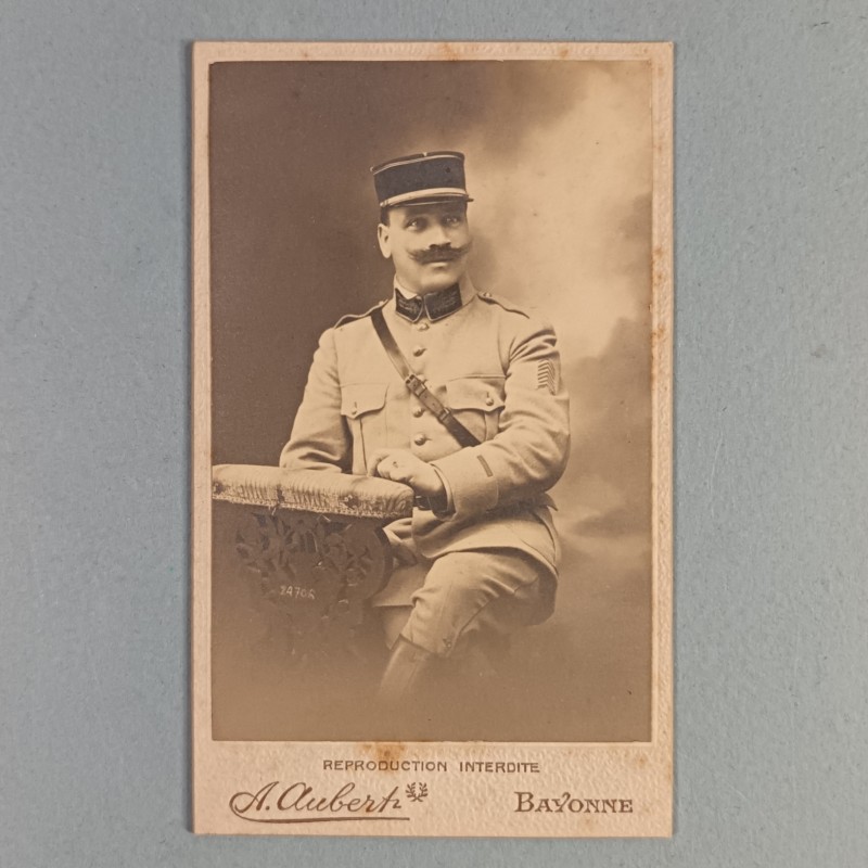 ENSEMBLE DE 2 PHOTO CDV D'UN LIEUTENANT DU SERVICE DE SANTE INFIRMIER MEDECIN CHEVRON D'ANCIENNETE AU FRONT