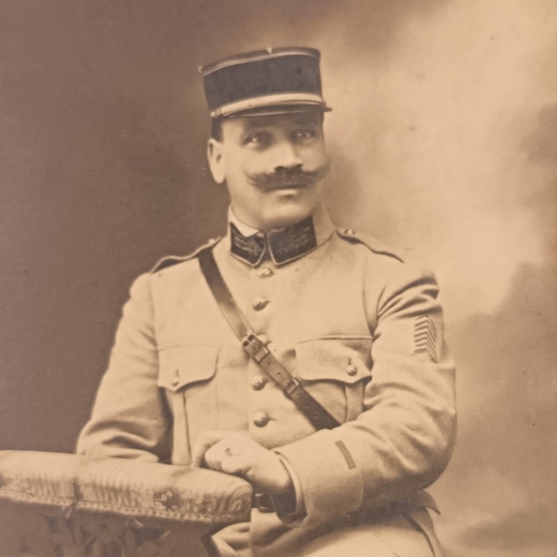 ENSEMBLE DE 2 PHOTO CDV D'UN LIEUTENANT DU SERVICE DE SANTE INFIRMIER MEDECIN CHEVRON D'ANCIENNETE AU FRONT