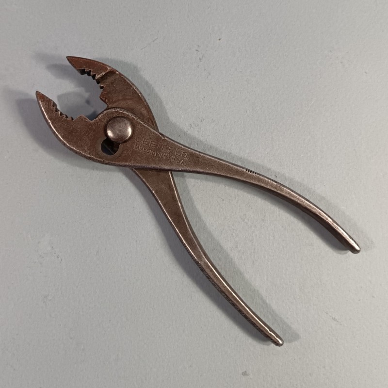 PINCE OUTIL US WW2 PINCE MULTIPRISES FAB. CEETEE CO. JAMESTOWN N.Y. USA
