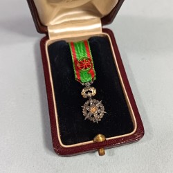 SUPERBE !! FRANCE REDUCTION DE LA MEDAILLE D'OFFICIER DE L'ORDREDE DU MERITE AGRICOLE FABRICATION LUXE AVEC BRILLANTS