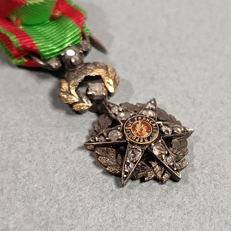 SUPERBE !! FRANCE REDUCTION DE LA MEDAILLE D'OFFICIER DE L'ORDREDE DU MERITE AGRICOLE FABRICATION LUXE AVEC BRILLANTS