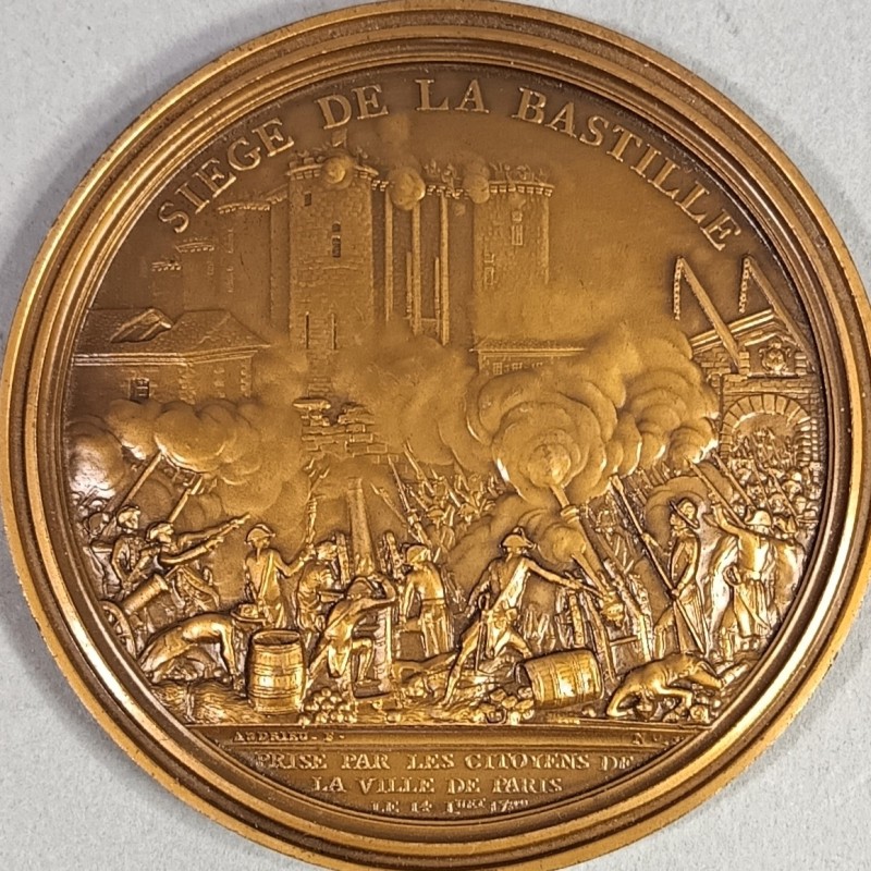 MEDAILLE REFRAPPE EN BRONZE DATEE 1978 DE LA PRISE DE LA BASTILLE PAR LES CITOYENS DE LA VILLE DE PARIS LE 14 JUILLET 1789