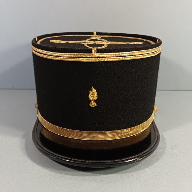 KEPI DE LIEUTENANT D'UN REGMENT DU GENIE ETAT MAJOR GRENADE BRODEE ANNEES 1970 -1990 TAILLE 57