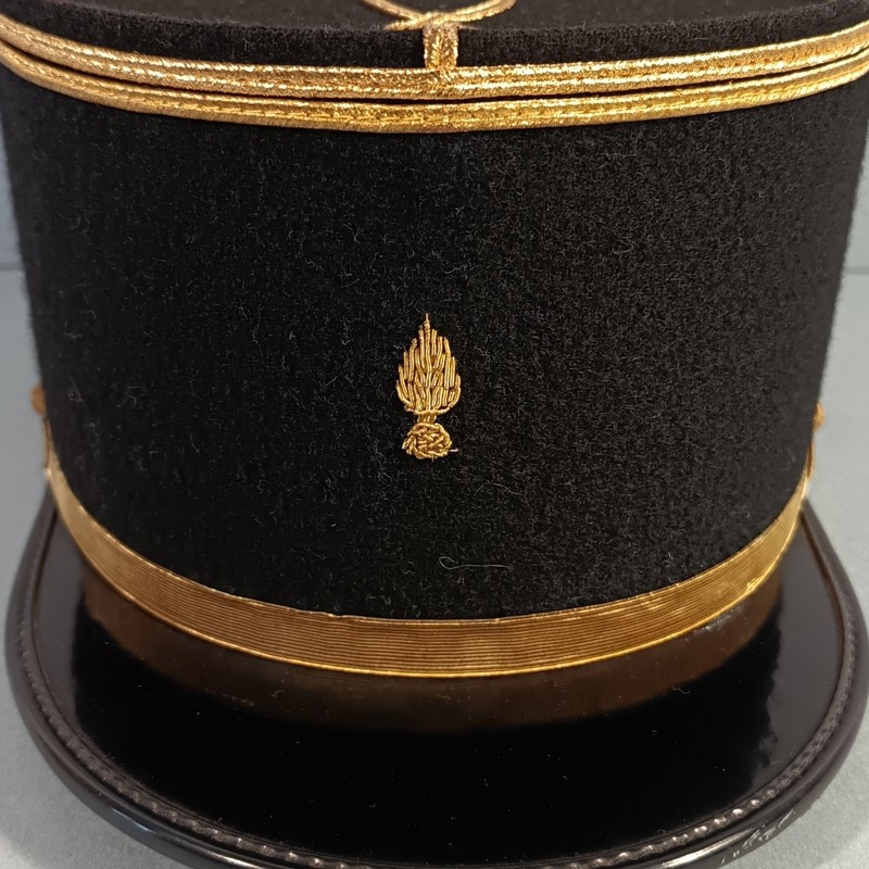 KEPI DE LIEUTENANT D'UN REGMENT DU GENIE ETAT MAJOR GRENADE BRODEE ANNEES 1970 -1990 TAILLE 57