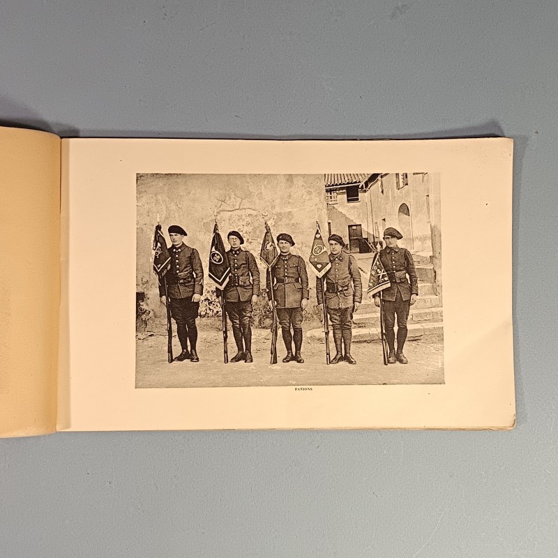 ALBUM PHOTOS REGIMENTAIRE SOUVENIR DU 24 ème BATAILLON DE CHASSEURS ALPINS 1930 ET CITATION VILLEFRANCHE SUR MER