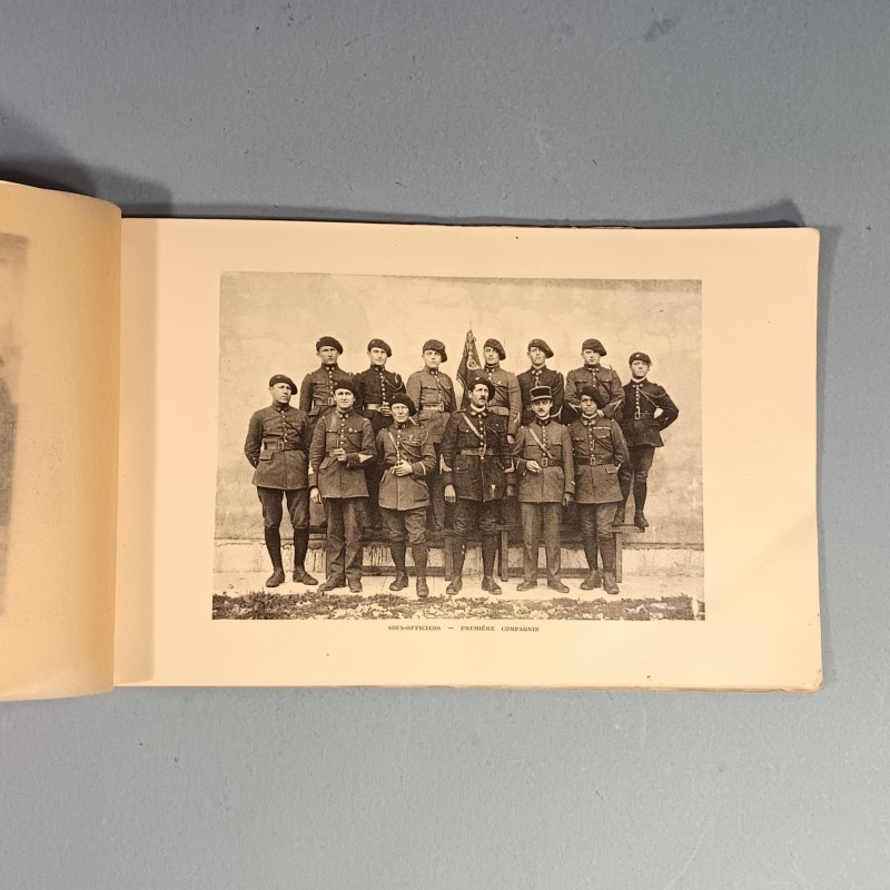 ALBUM PHOTOS REGIMENTAIRE SOUVENIR DU 24 ème BATAILLON DE CHASSEURS ALPINS 1930 ET CITATION VILLEFRANCHE SUR MER
