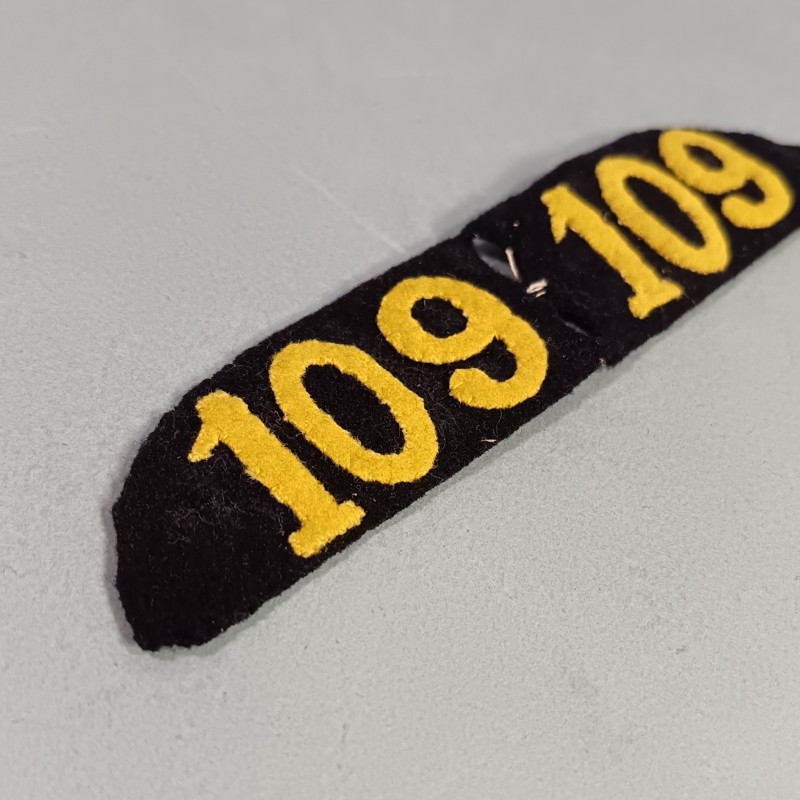 PAIRE DE PATTES DE COL DU 109 ème REGIMENT D'INFANTERIE DE LIGNE POUR VESTE TROUPE MODELE 1872