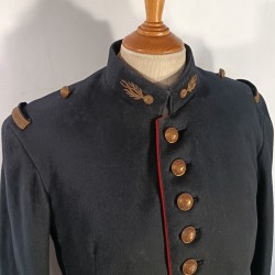 VESTE MODELE 1931 AU GRADE DE GENDARME OU MARECHAL DES LOGIS DE LA GARDE REPUBLICAINE A PIED DATEE 1938