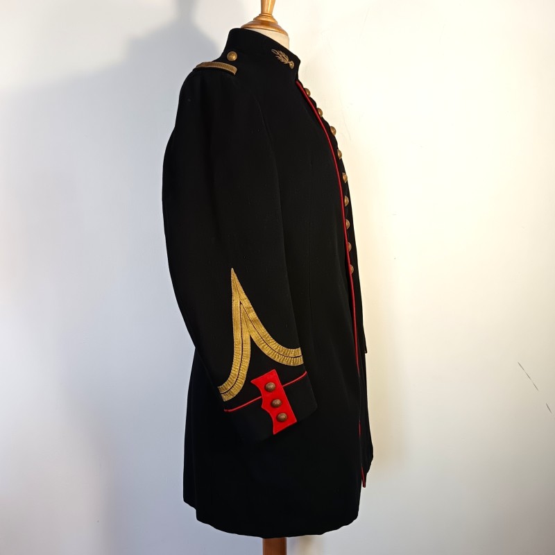 VESTE MODELE 1931 AU GRADE DE GENDARME OU MARECHAL DES LOGIS DE LA GARDE REPUBLICAINE A PIED DATEE 1938