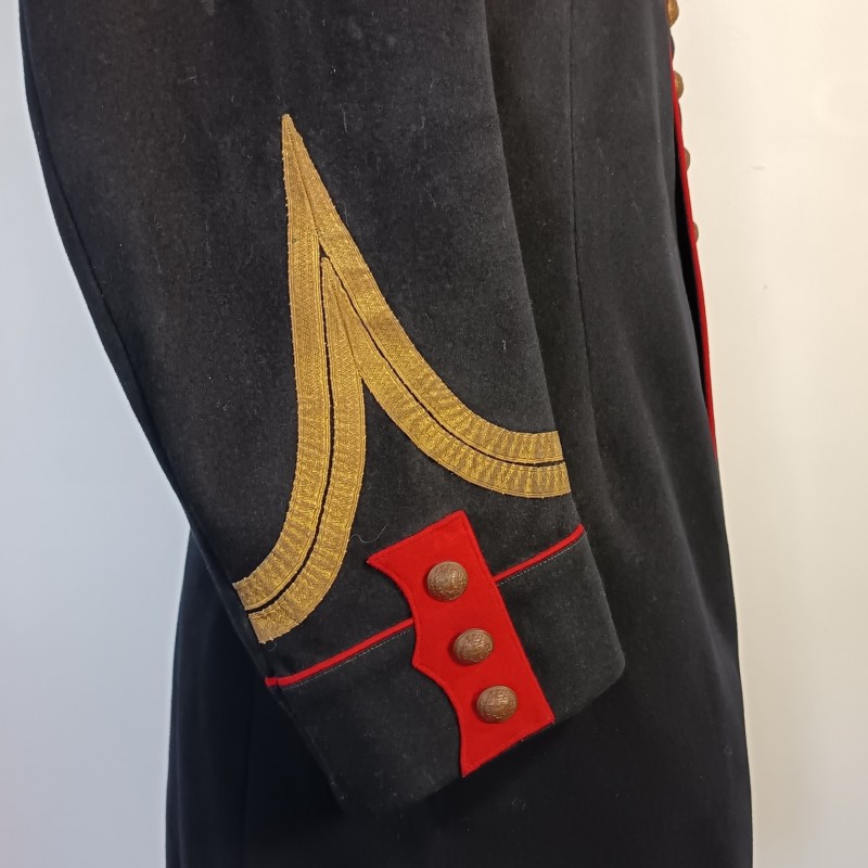 VESTE MODELE 1931 AU GRADE DE GENDARME OU MARECHAL DES LOGIS DE LA GARDE REPUBLICAINE A PIED DATEE 1938
