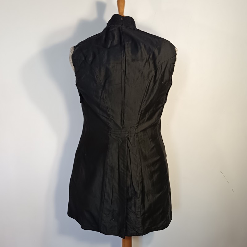 VESTE MODELE 1931 AU GRADE DE GENDARME OU MARECHAL DES LOGIS DE LA GARDE REPUBLICAINE A PIED DATEE 1938