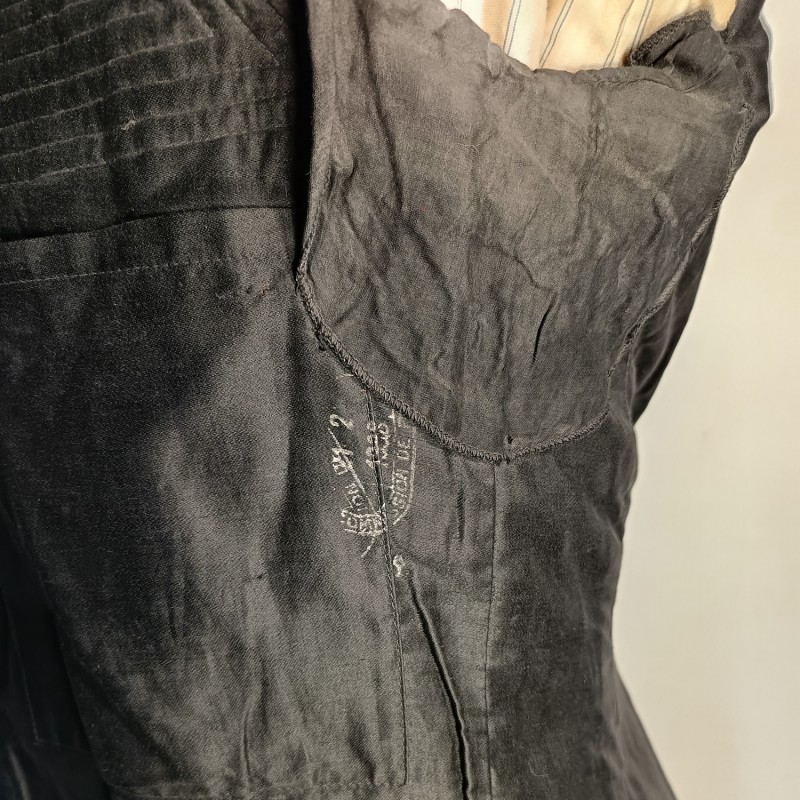 VESTE MODELE 1931 AU GRADE DE GENDARME OU MARECHAL DES LOGIS DE LA GARDE REPUBLICAINE A PIED DATEE 1938