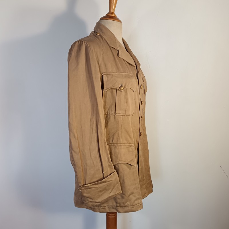 VESTE D'UNIFORME COULEUR SABLE POUR OFFICIER ET SOUS OFFICIER MODELE 1939 INFANTERIE COLONIALE OU TROUPES D'AFRIQUE