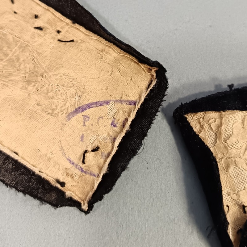 PAIRE DE PATTES DE COL VESTE MODELE 1893 OU 1931 POUR UN OFFICIER DES SAPEURS POMPIERS