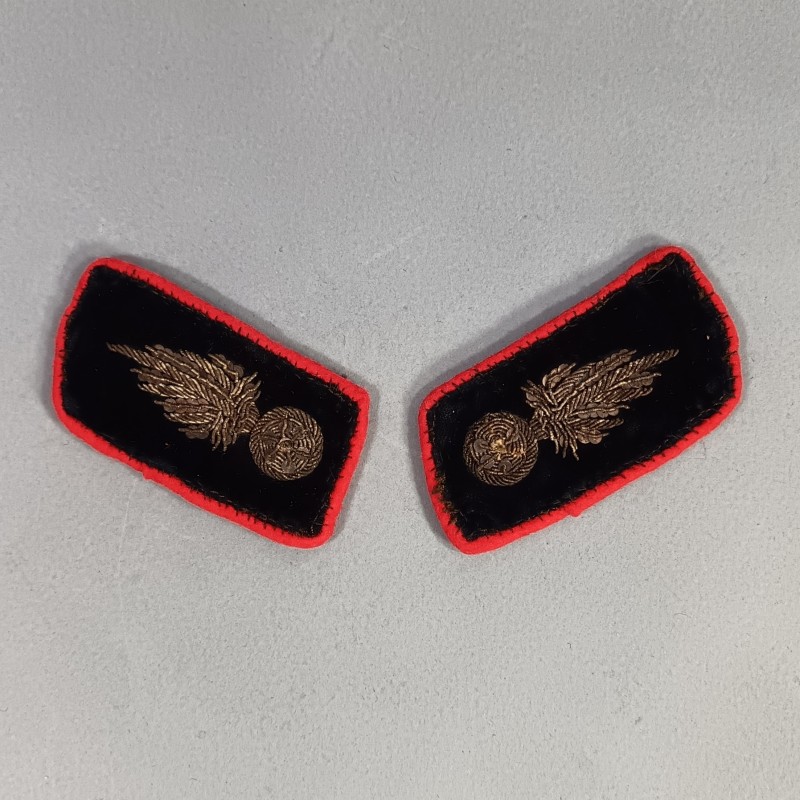 PAIRE DE PATTES DE COL VESTE MODELE 1893 OU 1931 POUR UN OFFICIER DES SAPEURS POMPIERS