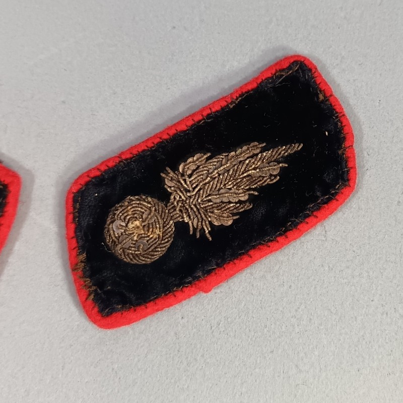 PAIRE DE PATTES DE COL VESTE MODELE 1893 OU 1931 POUR UN OFFICIER DES SAPEURS POMPIERS