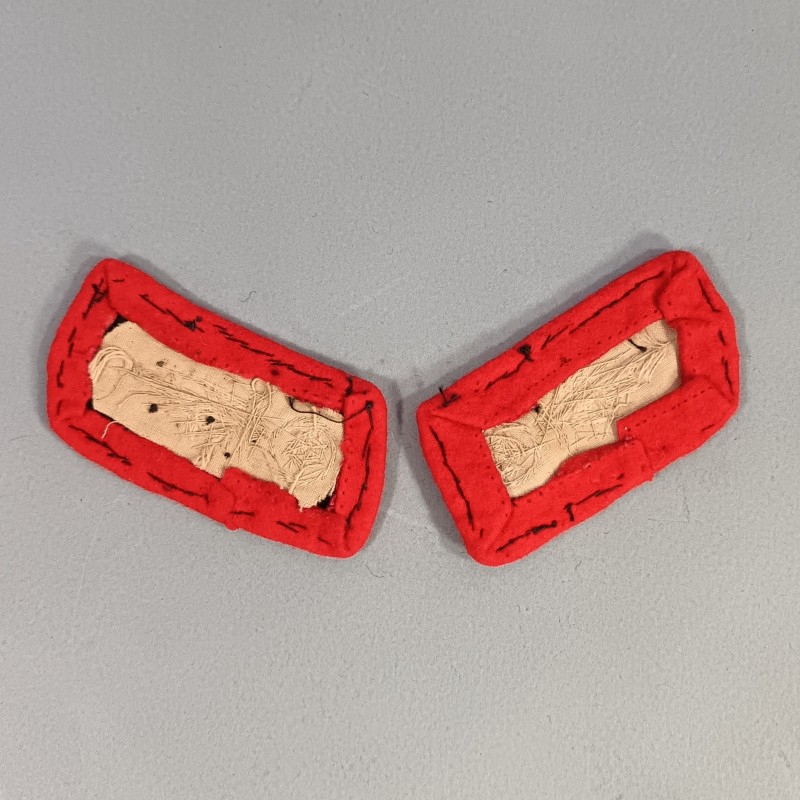 PAIRE DE PATTES DE COL VESTE MODELE 1893 OU 1931 POUR UN OFFICIER DES SAPEURS POMPIERS