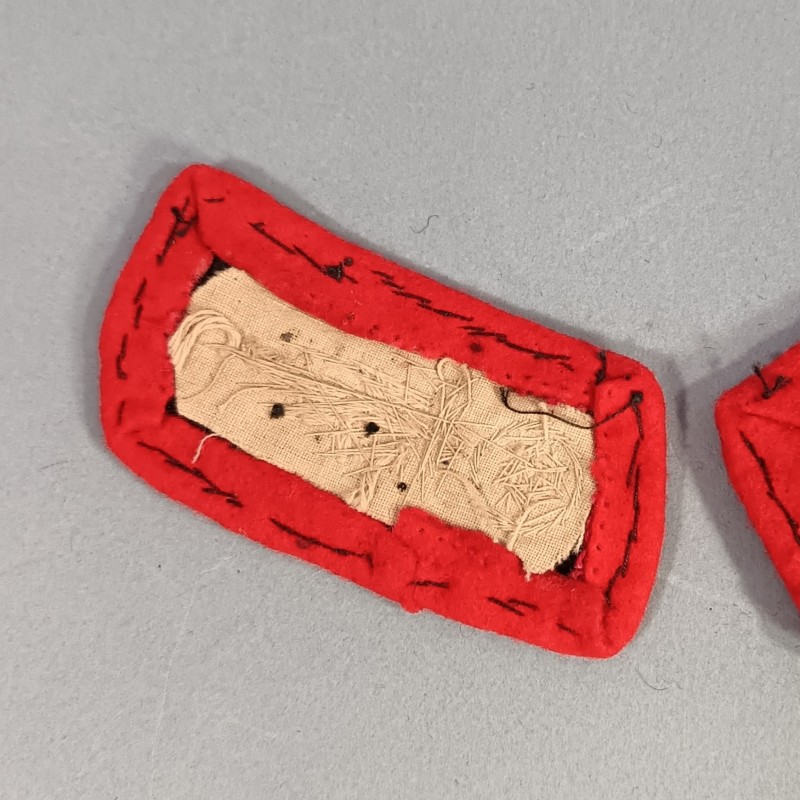 PAIRE DE PATTES DE COL VESTE MODELE 1893 OU 1931 POUR UN OFFICIER DES SAPEURS POMPIERS