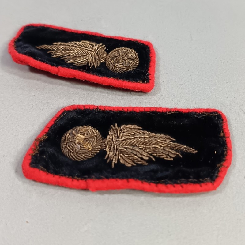 PAIRE DE PATTES DE COL VESTE MODELE 1893 OU 1931 POUR UN OFFICIER DES SAPEURS POMPIERS