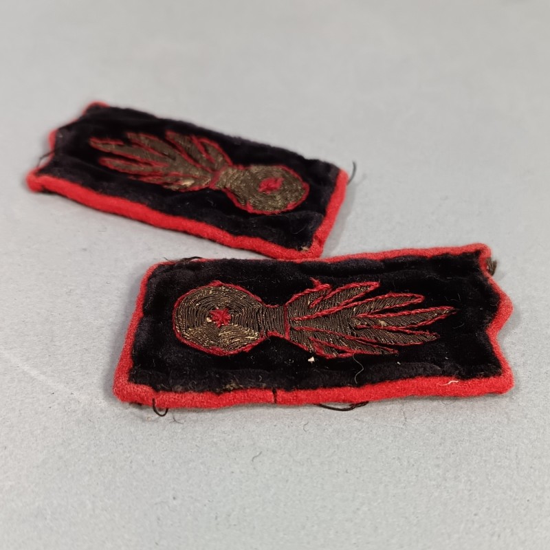 PAIRE DE PATTES DE COL VESTE MODELE 1880 OU 1893 POUR UN OFFICIER DES SAPEURS POMPIERS