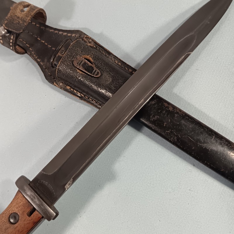 BAIONNETTE ALLEMANDE MODELE 1915 FAB ERFURT GEBR HELLER MARIENTHAL A DENTS DE SCIE MODIFIEE SECONDE GUERRE