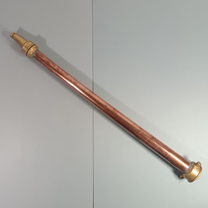 LANCE EN CUIVRE ET LAITON DES SAPEURS POMPIERS MODELE A VISSE XIX ème SIECLE LONGUEUR 77 cm