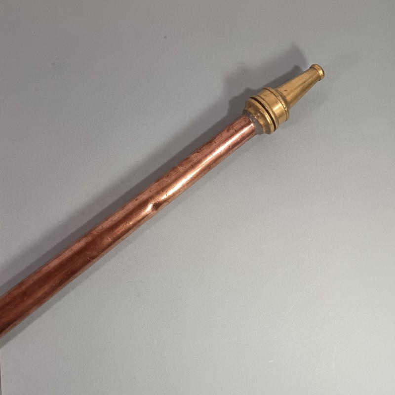 LANCE EN CUIVRE ET LAITON DES SAPEURS POMPIERS MODELE A VISSE XIX ème SIECLE LONGUEUR 77 cm