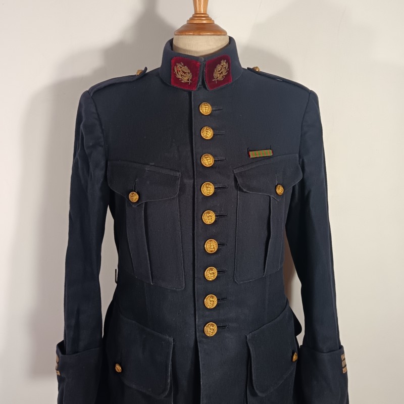 VESTE D'UNIFORME MODELE 1914 EN DRAP GRIS DE FER BLEUTE CAPITAINE MEDECIN DU DEBUT DE LA GUERRE 1914 1918