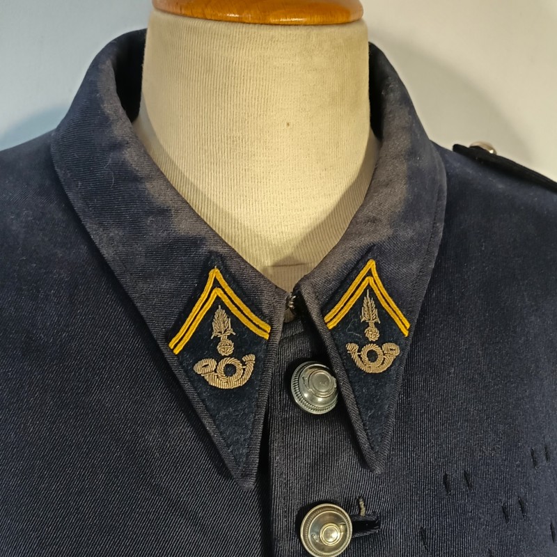 VESTE D'UNIFORME MODELE 1929 EN DRAP GRIS BLEU DU COMMANDANT BAUMONT DATEE 1936 ETAT MAJOR DES CHASSEURS ALPINS