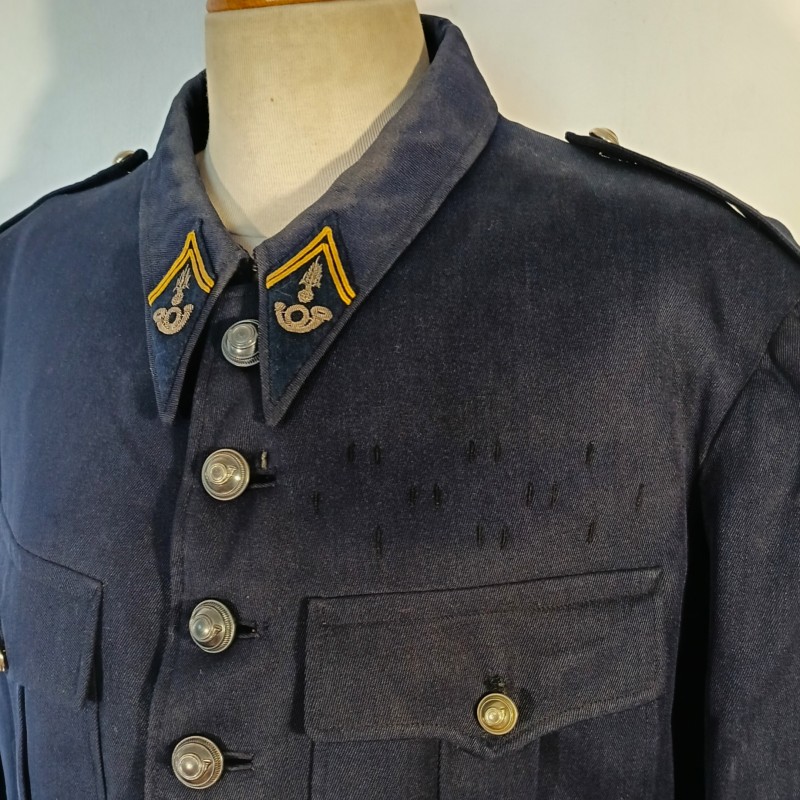 VESTE D'UNIFORME MODELE 1929 EN DRAP GRIS BLEU DU COMMANDANT BAUMONT DATEE 1936 ETAT MAJOR DES CHASSEURS ALPINS