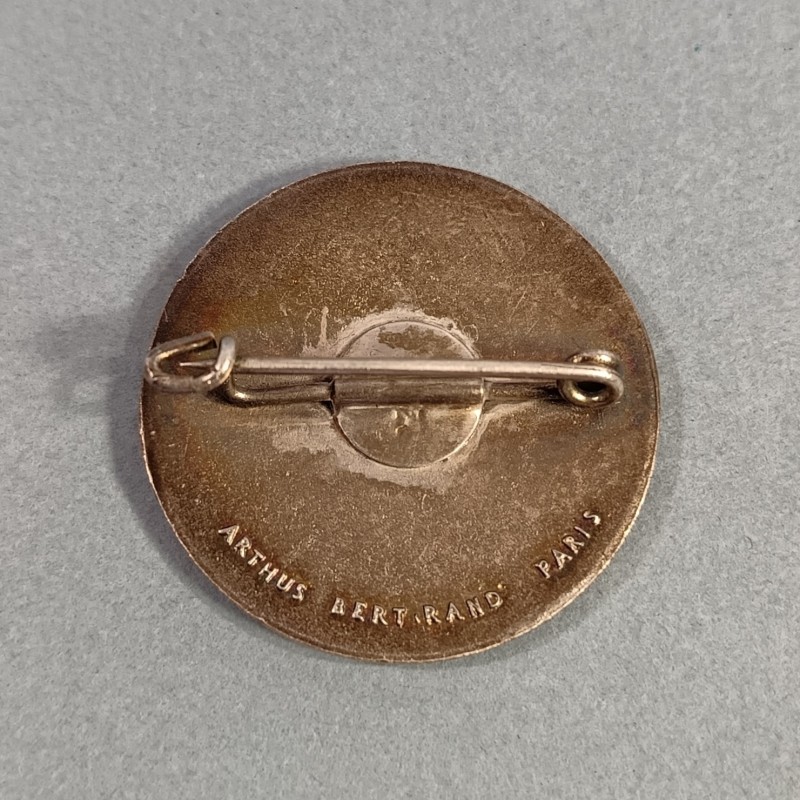 INSIGNE MILITAIRE PELERINAGE DES COMBATTANTS DE LA LIBERATION LOURDE MAI 1949 FAB. ARTHUS BERTRAND