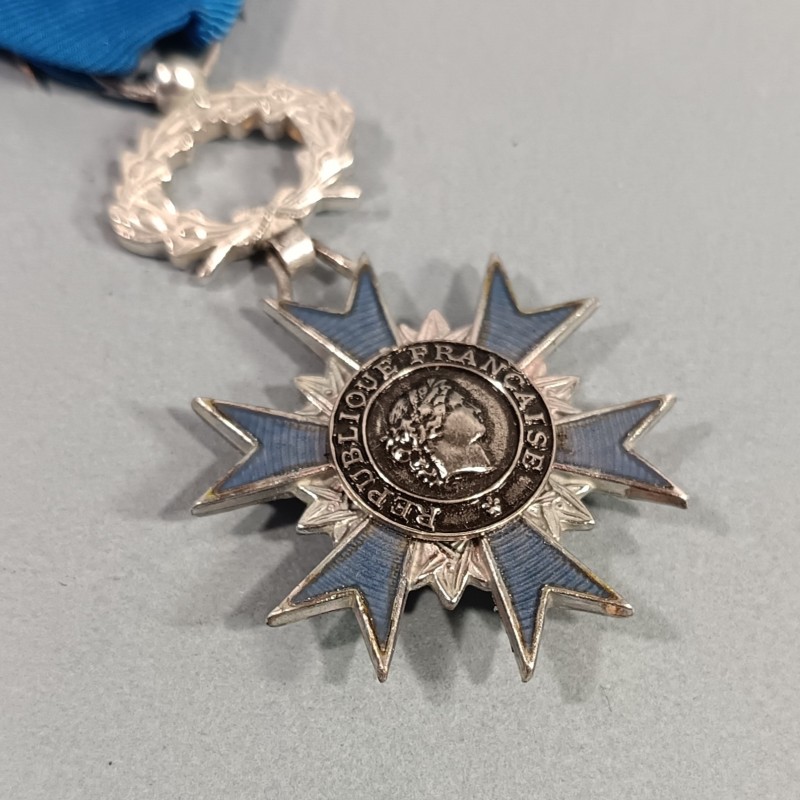 FRANCE MEDAILLE DE CHEVALIER DE L'ORDRE NATIONAL DU MERITE ONM FABRICATION EN ARGENT