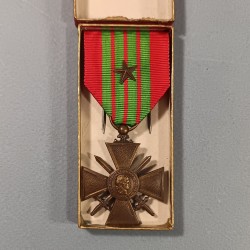 CROIX DE GUERRE DATEE 1939 AVEC UNE ETOILE POUR UNE CITATION A L'ORDRE DU REGIMENT NEUVE DE STOCK