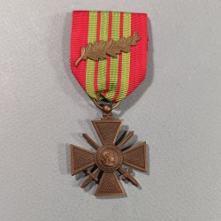 CROIX DE GUERRE DATEE 1939 AVEC UNE PALME POUR UNE CITATION A L'ORDRE DE L'ARMEE NEUVE DE STOCK
