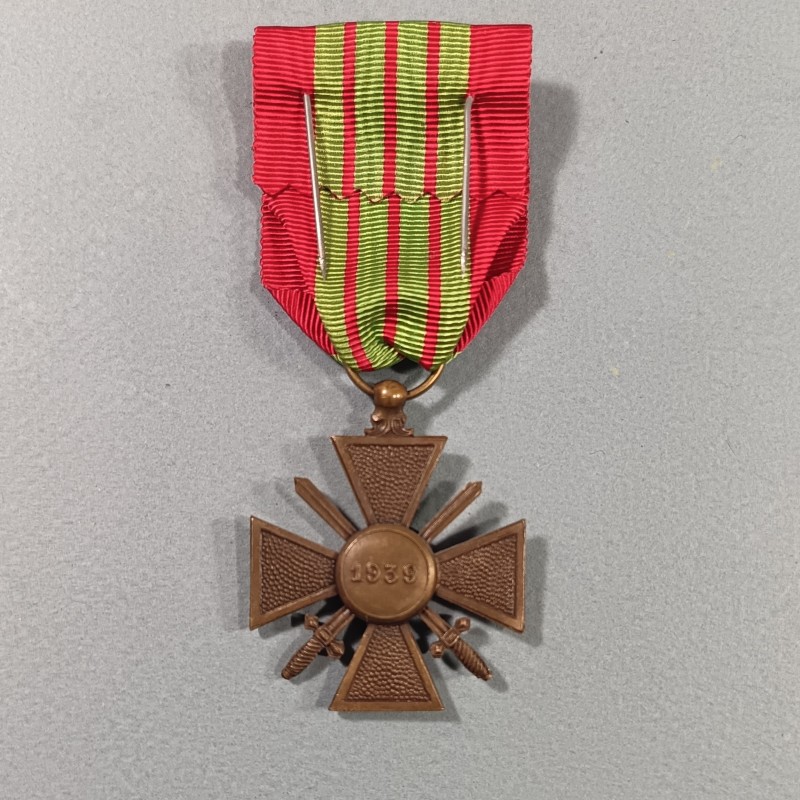 CROIX DE GUERRE DATEE 1939 AVEC UNE PALME POUR UNE CITATION A L'ORDRE DE L'ARMEE NEUVE DE STOCK