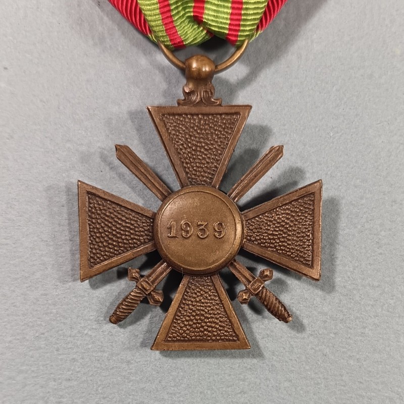 CROIX DE GUERRE DATEE 1939 AVEC UNE PALME POUR UNE CITATION A L'ORDRE DE L'ARMEE NEUVE DE STOCK